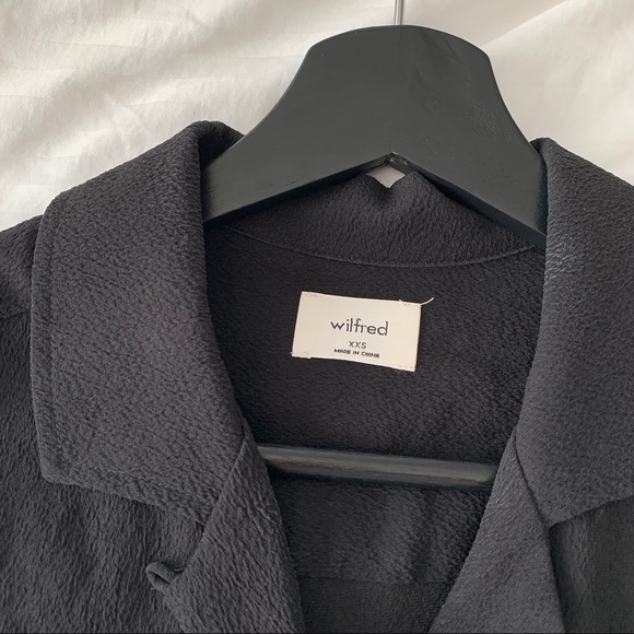 ARITZIA RELAXED BUTTON UP SHIRT - Picture 2 of 3